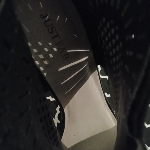 7-7.5 black stilleto shoes for your xmas party! - Picture 7 of 7
